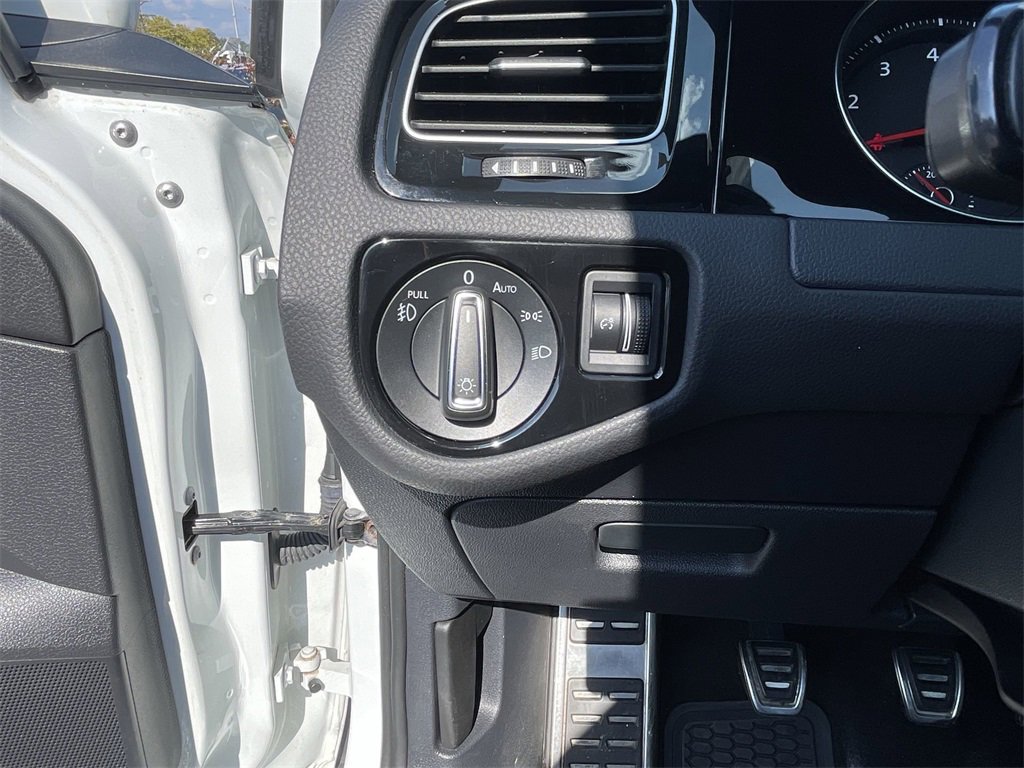 Used 2019 Volkswagen GTI SE w/ SE Experience Package image 18