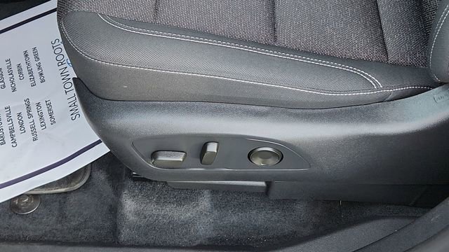 Used 2024 Chevrolet Traverse LT image 16