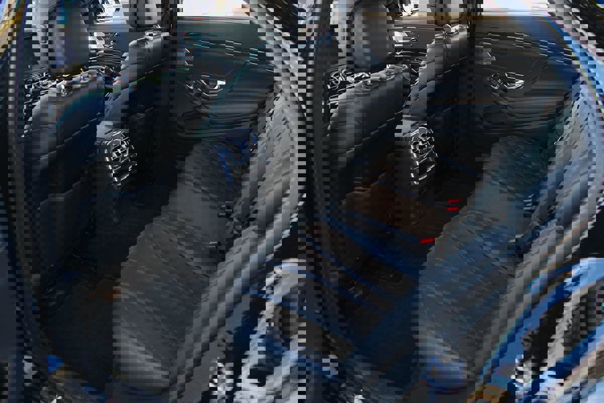 Used 2020 Mercedes-Benz S 450 4MATIC Sedan w/ Premium Package image 15