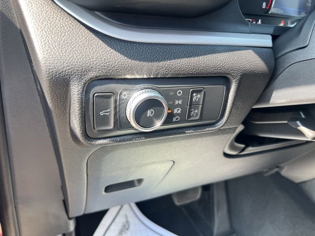 Certified 2022 Ford Explorer XLT w/ Equipment Group 202A image 8