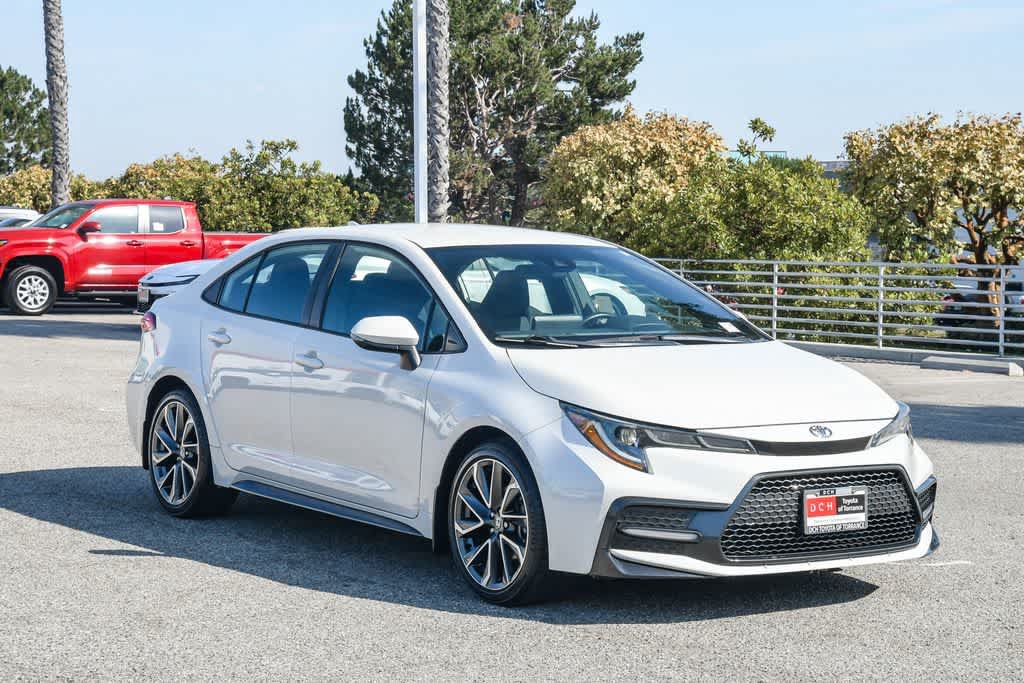 Used 2021 Toyota Corolla SE FWD image 3