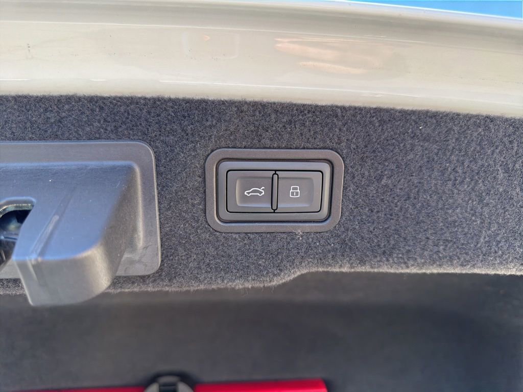 Used 2020 Audi A8 L 4.0T w/ Executive Package image 45