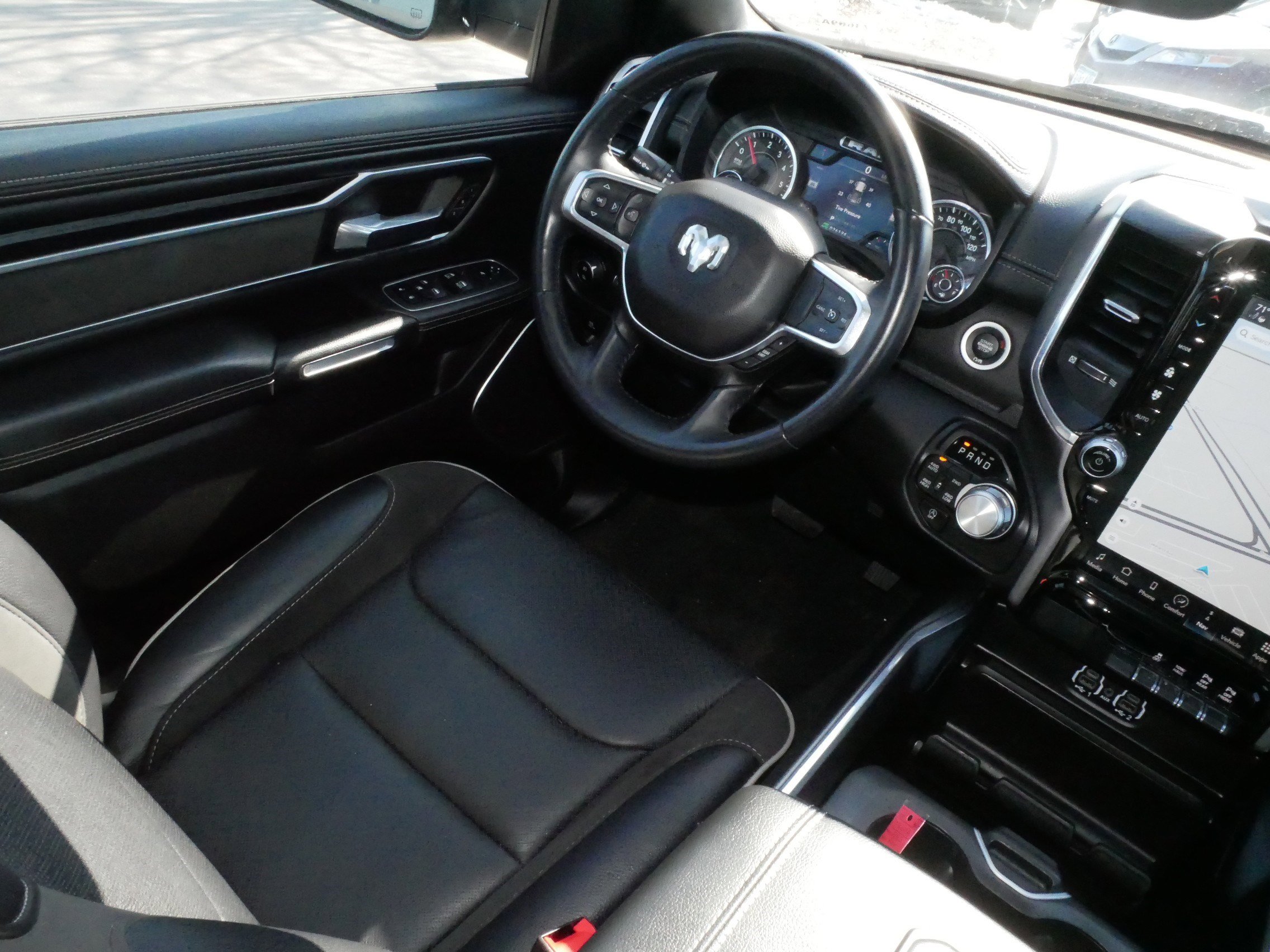 Used 2023 RAM 1500 Laramie image 9