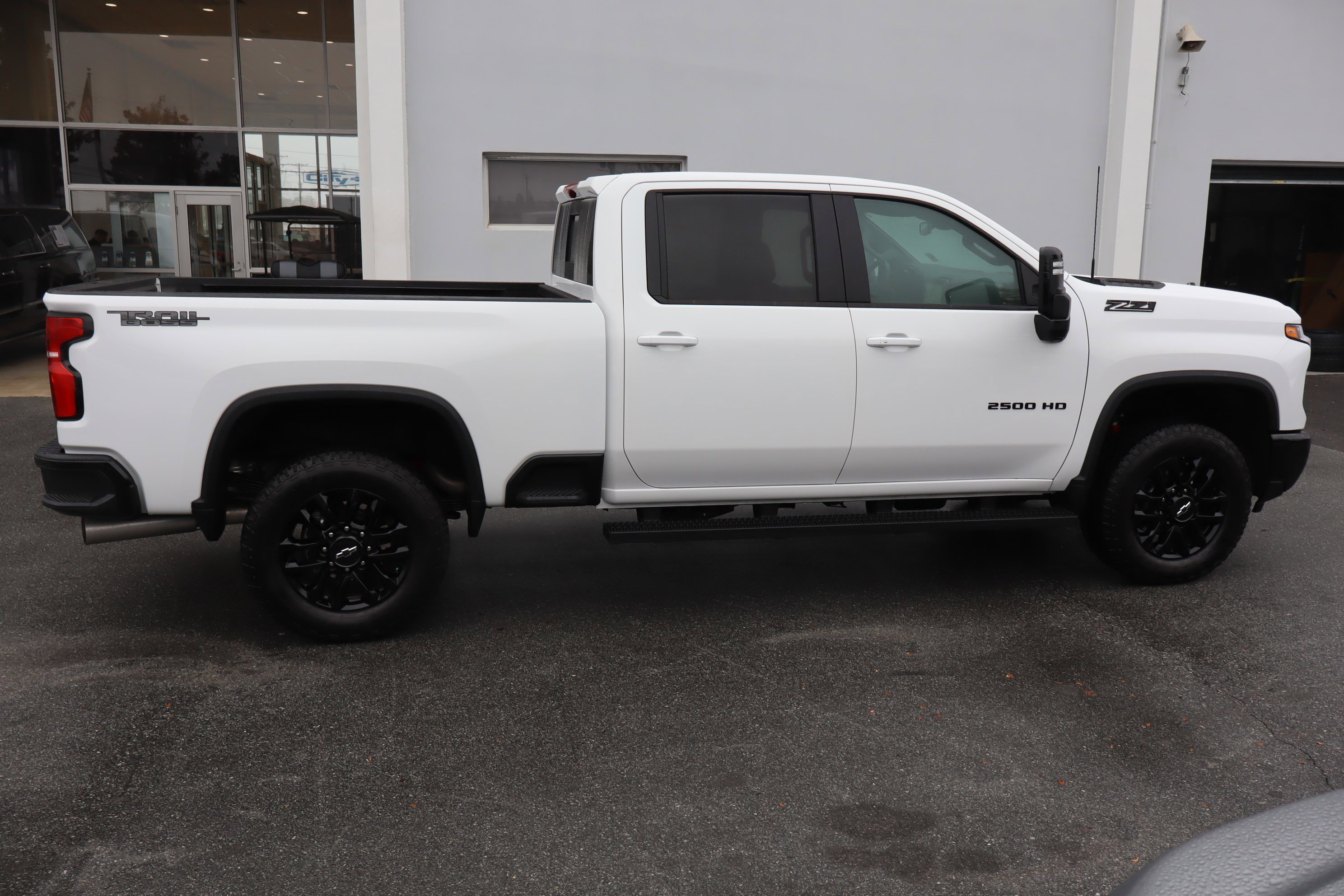 Used 2025 Chevrolet Silverado 2500 LT w/ Trail Boss Package image 11