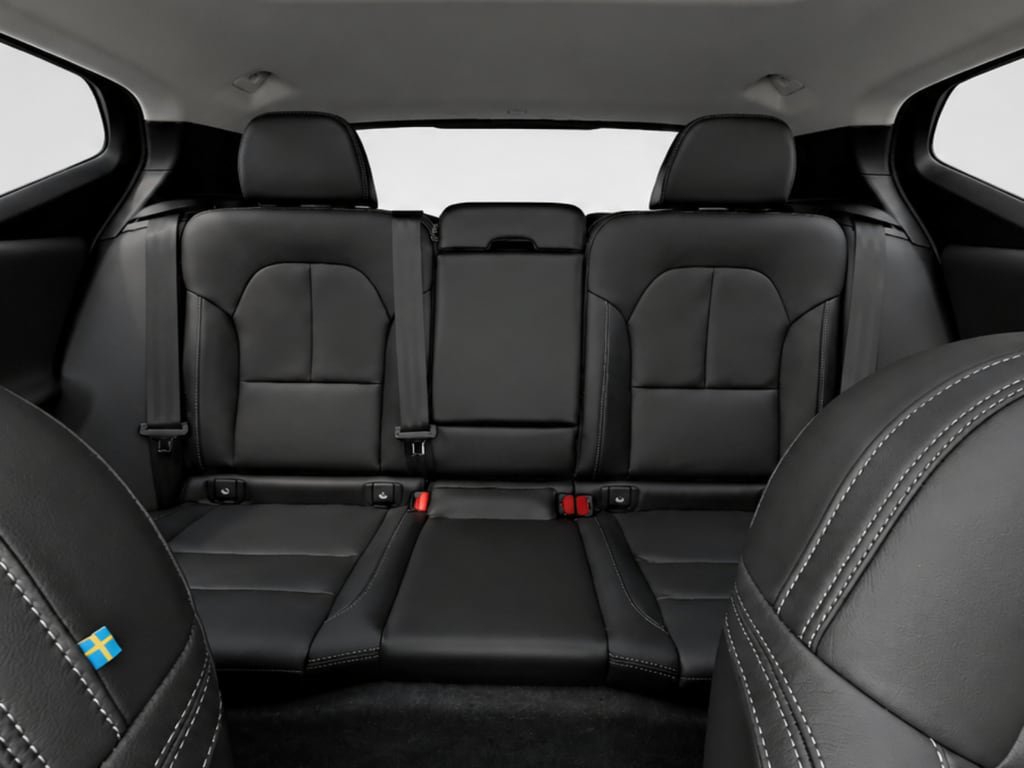 New 2026 Volvo XC40 B5 Plus w/ Climate Package AWD/4WD image 19