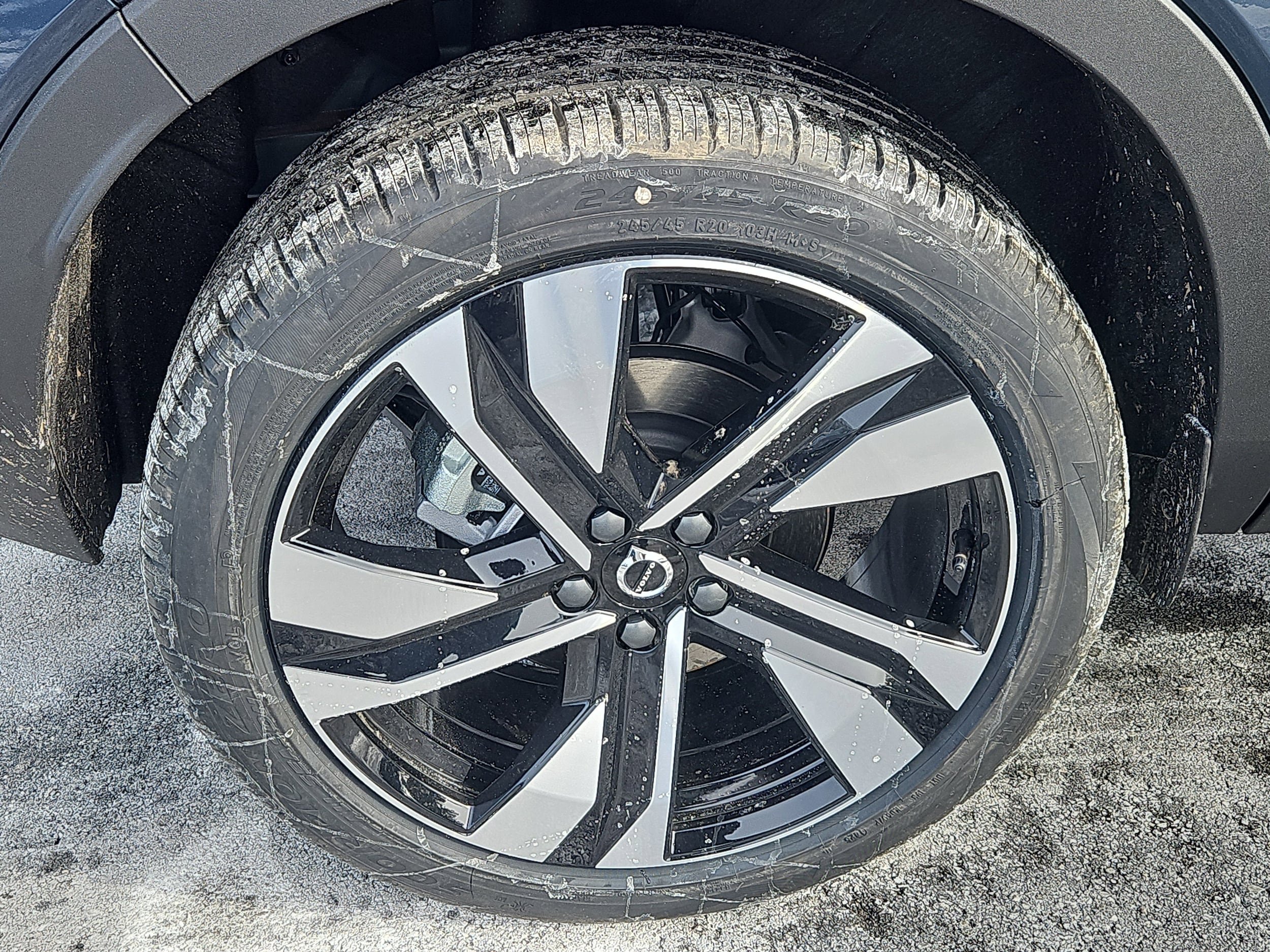 New 2026 Volvo XC40 B5 Plus w/ Protection Package Premier AWD/4WD image 21