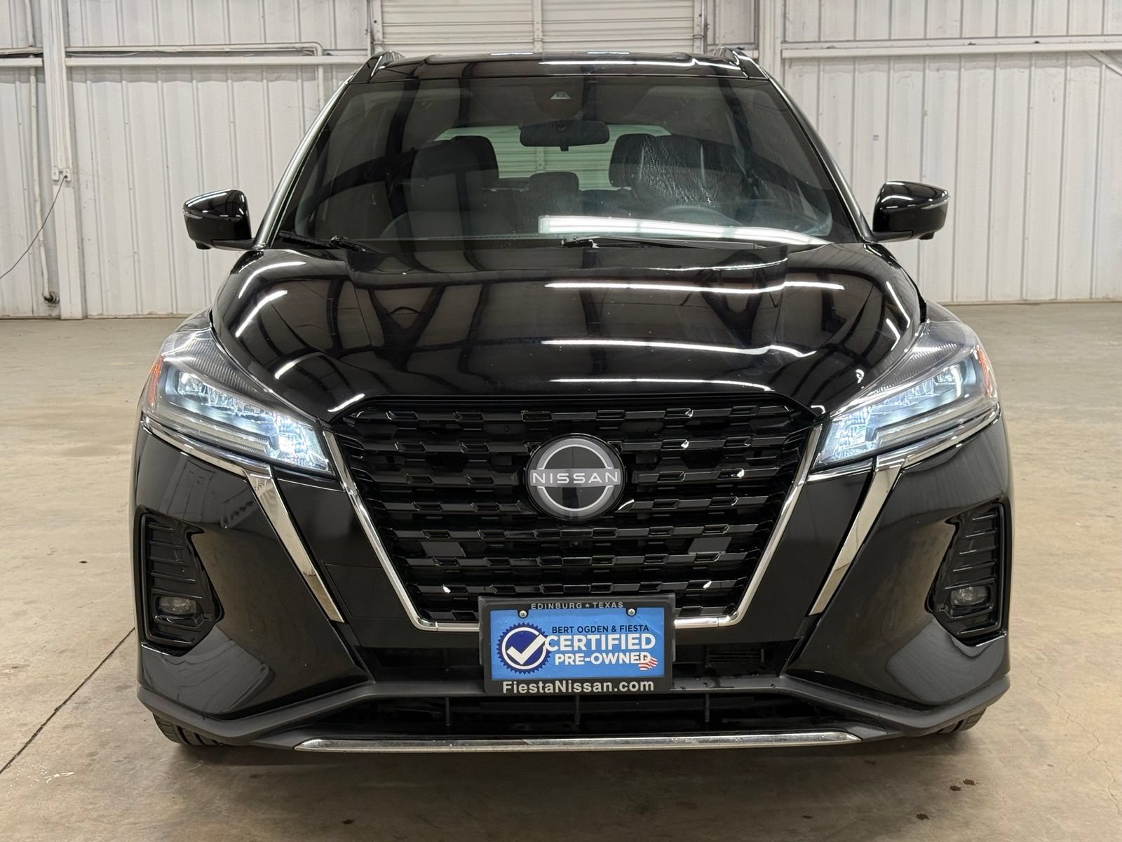 Used 2024 Nissan Kicks SR w/ SR Premium Package FWD image 3