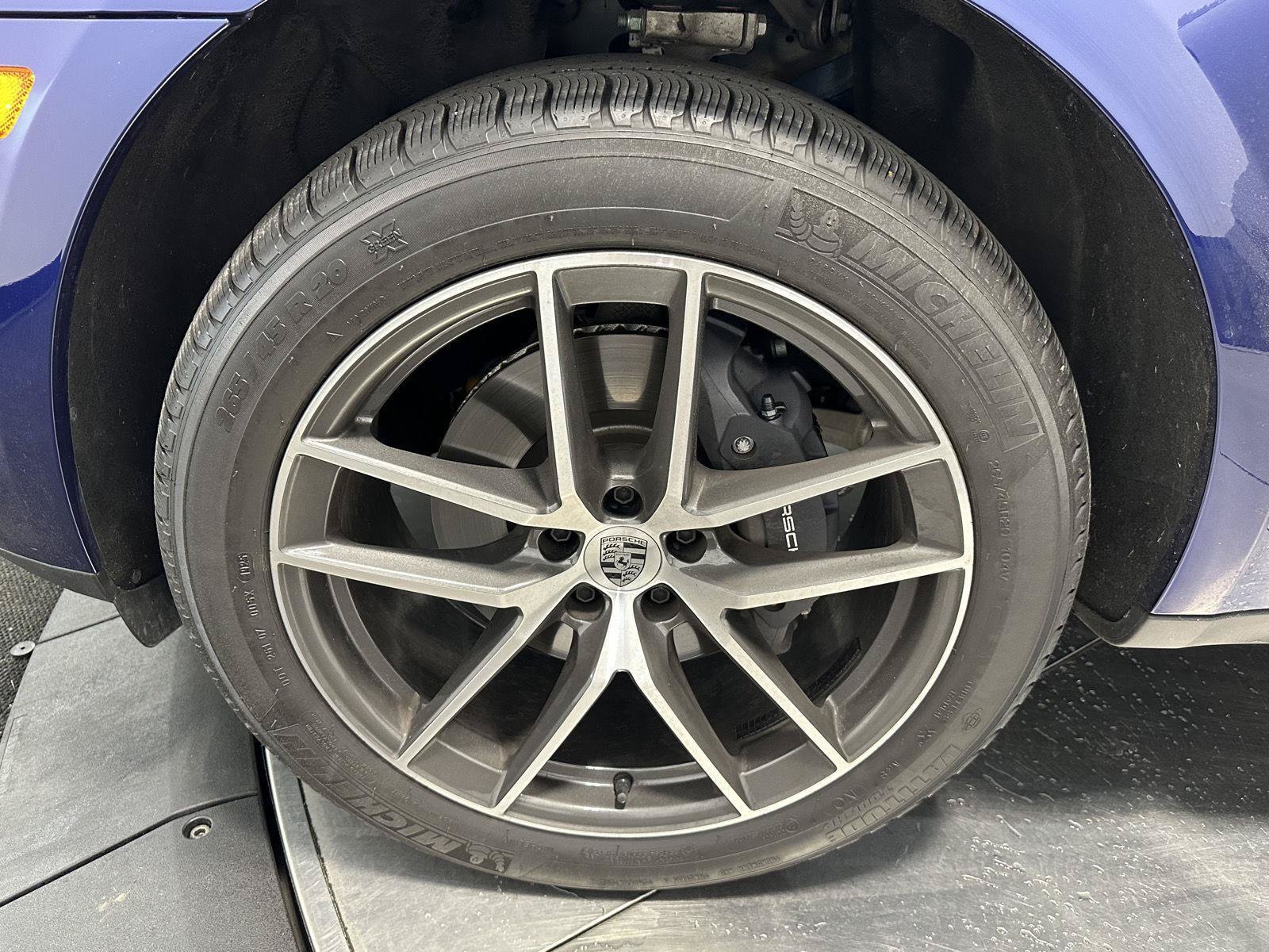 Certified 2026 Porsche Macan AWD/4WD image 11
