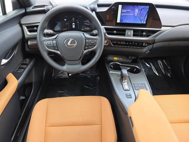 Used 2025 Lexus UX 300h FWD w/ Accessory Package (Z1) image 21