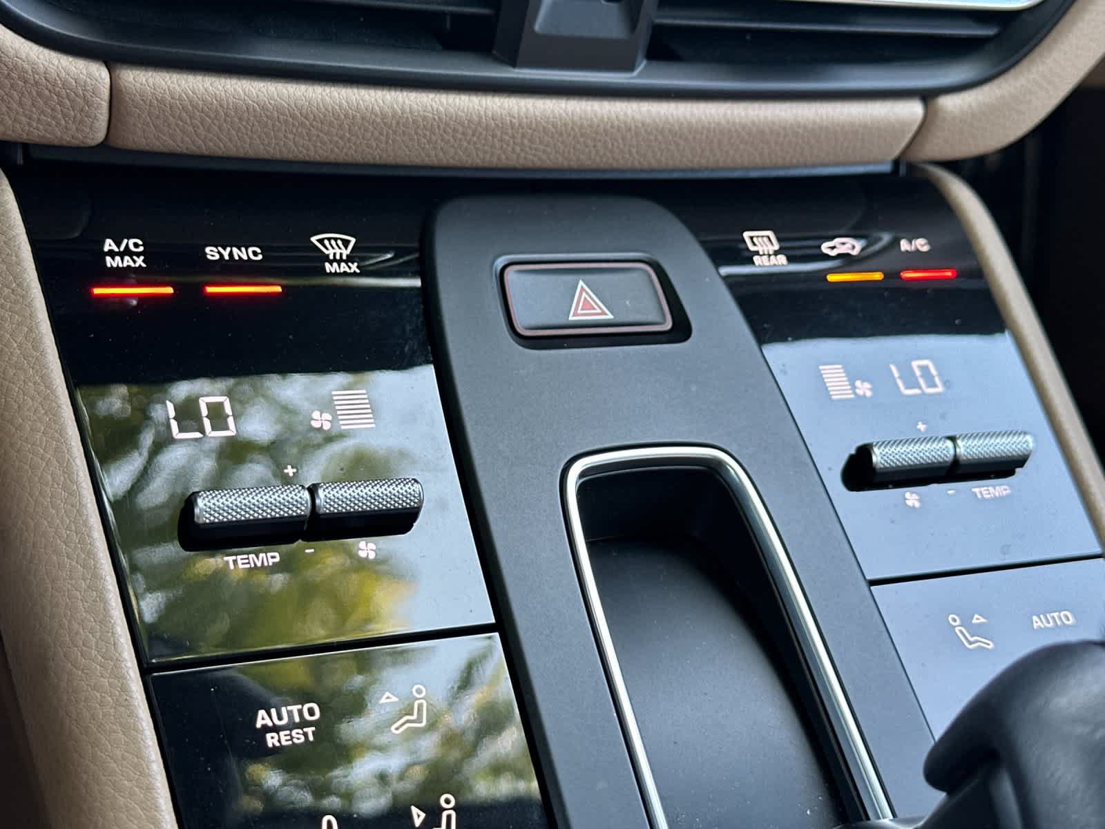 Certified 2023 Porsche Macan S AWD/4WD image 23