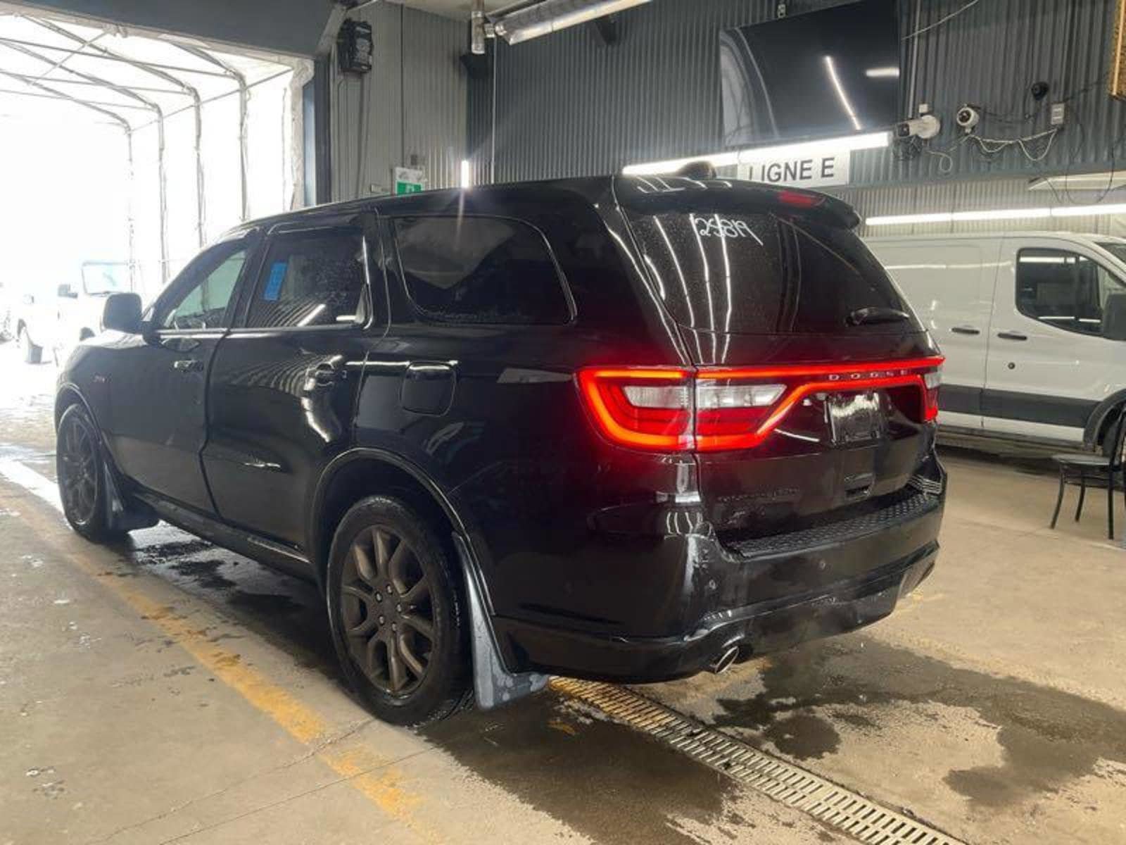 Used 2018 Dodge Durango GT w/ Blacktop Package AWD/4WD image 7