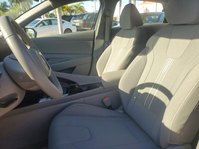 Certified 2025 Hyundai Elantra SEL w/ Cargo Package image 11