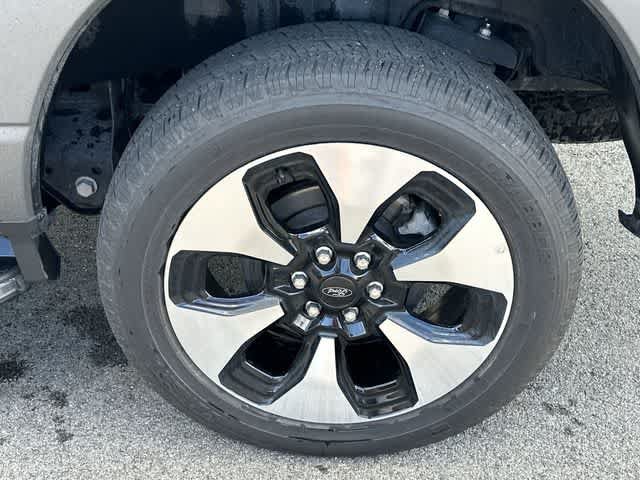 Used 2023 Ford F150 Lightning Platinum AWD/4WD image 5