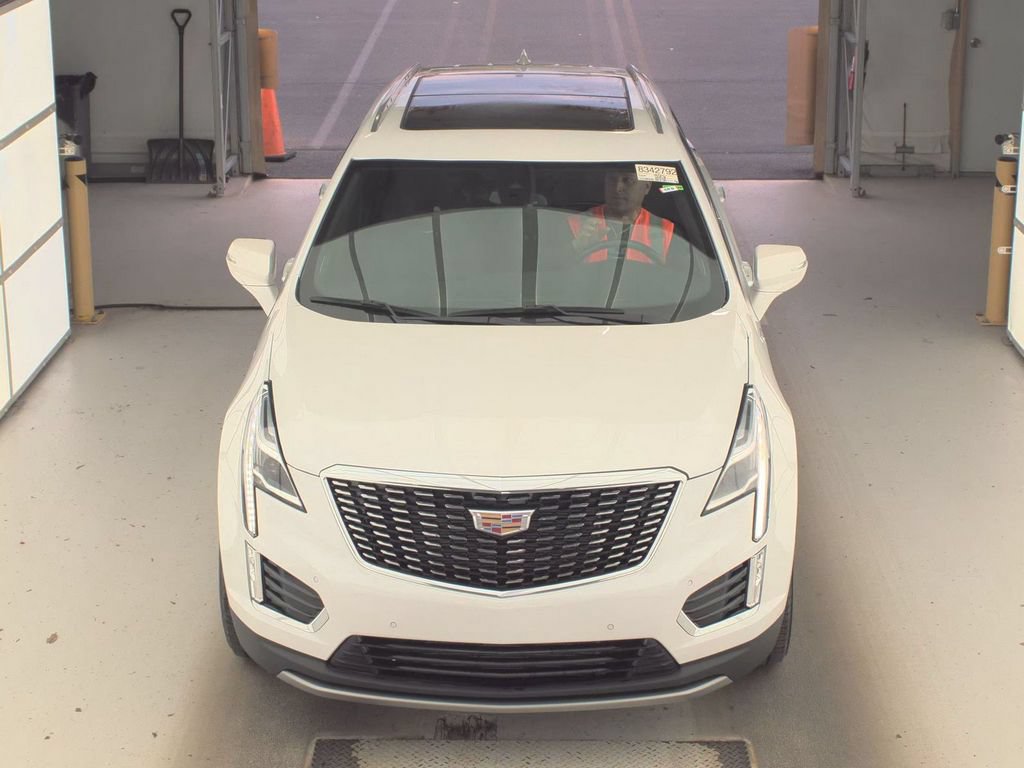 Used 2023 Cadillac XT5 Premium Luxury AWD/4WD image 2