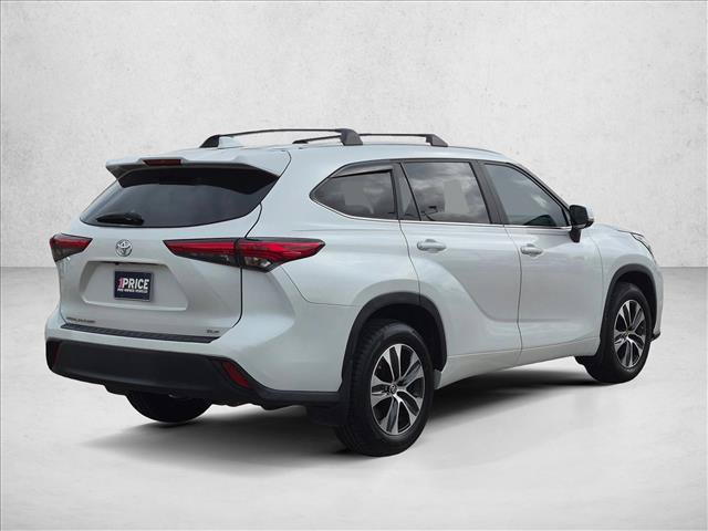 Used 2023 Toyota Highlander XLE FWD image 5