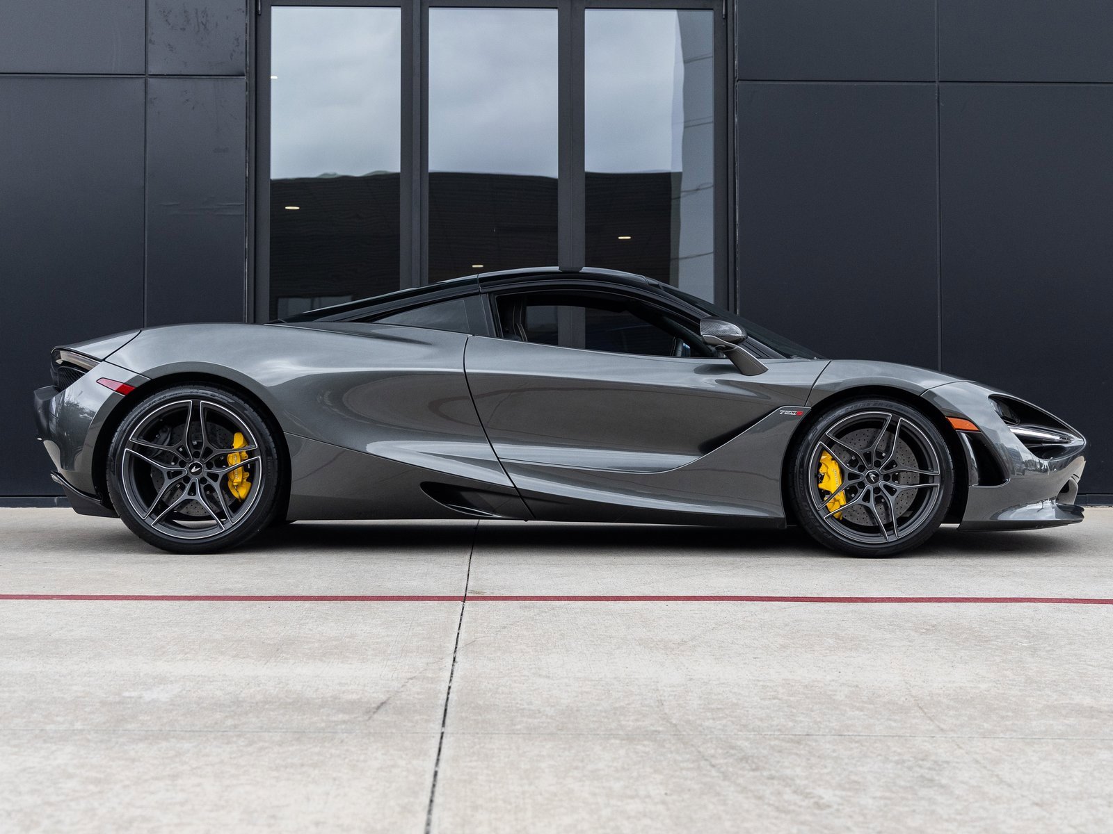 Used 2019 McLaren 720S image 11