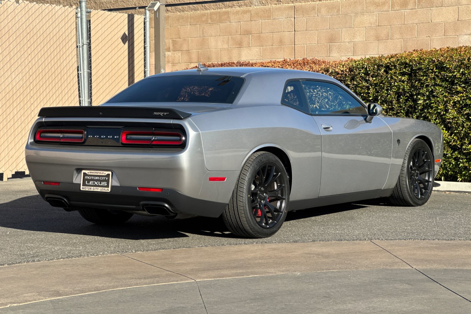Used 2016 Dodge Challenger SRT Hellcat RWD image 4