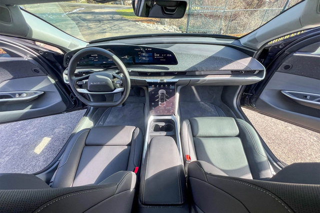 Used 2025 Lucid Air Grand Touring image 19