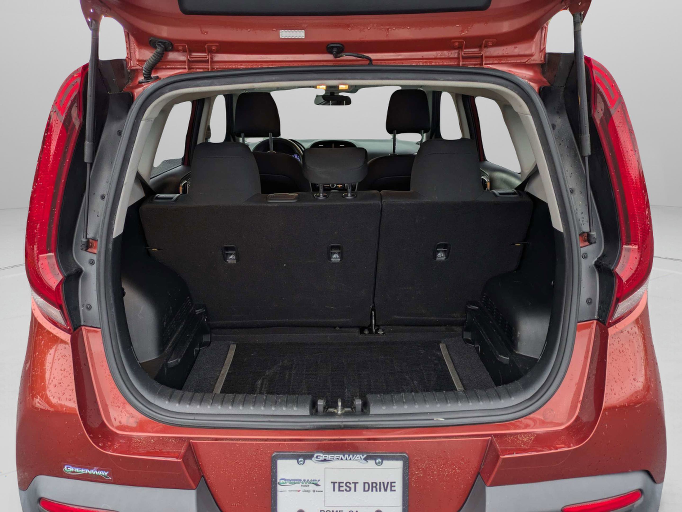 Used 2021 Kia Soul LX image 9