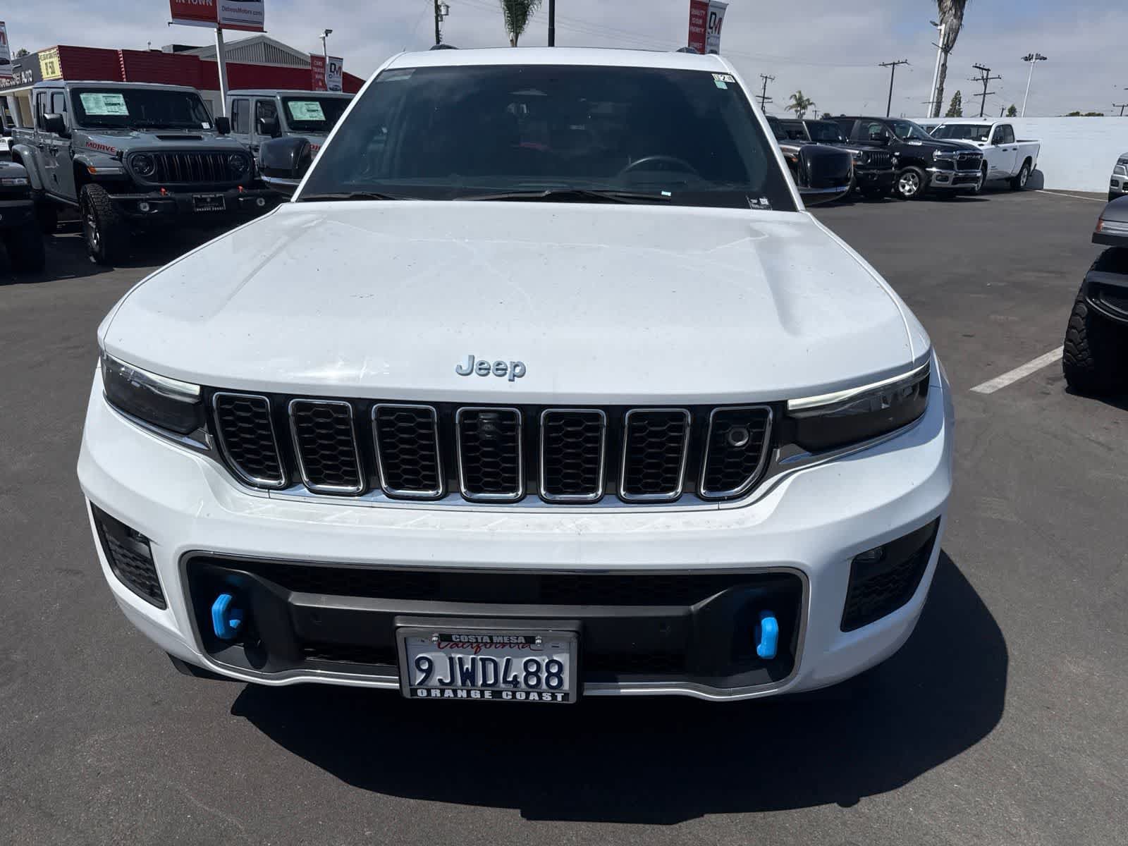 Used 2023 Jeep Grand Cherokee Overland w/ Advanced Protech Group III AWD/4WD image 4