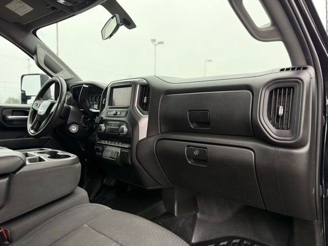 Used 2021 GMC Sierra 2500 4x4 Crew Cab w/ Gooseneck/5TH Wheel Package image 15