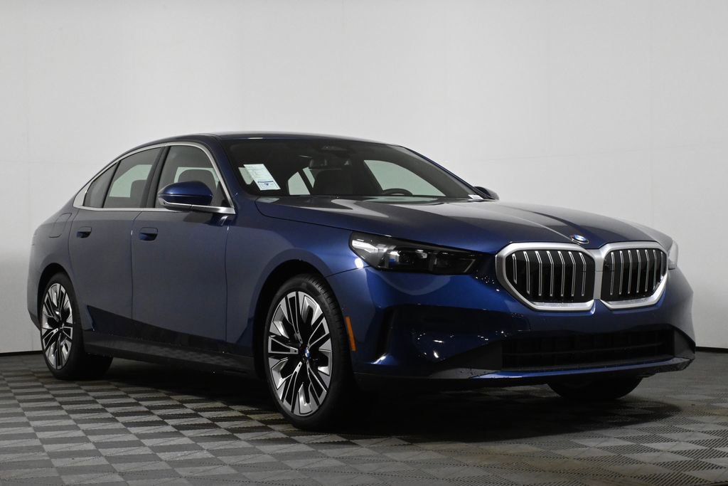 Used 2026 BMW 530i xDrive w/ Premium Package image 9