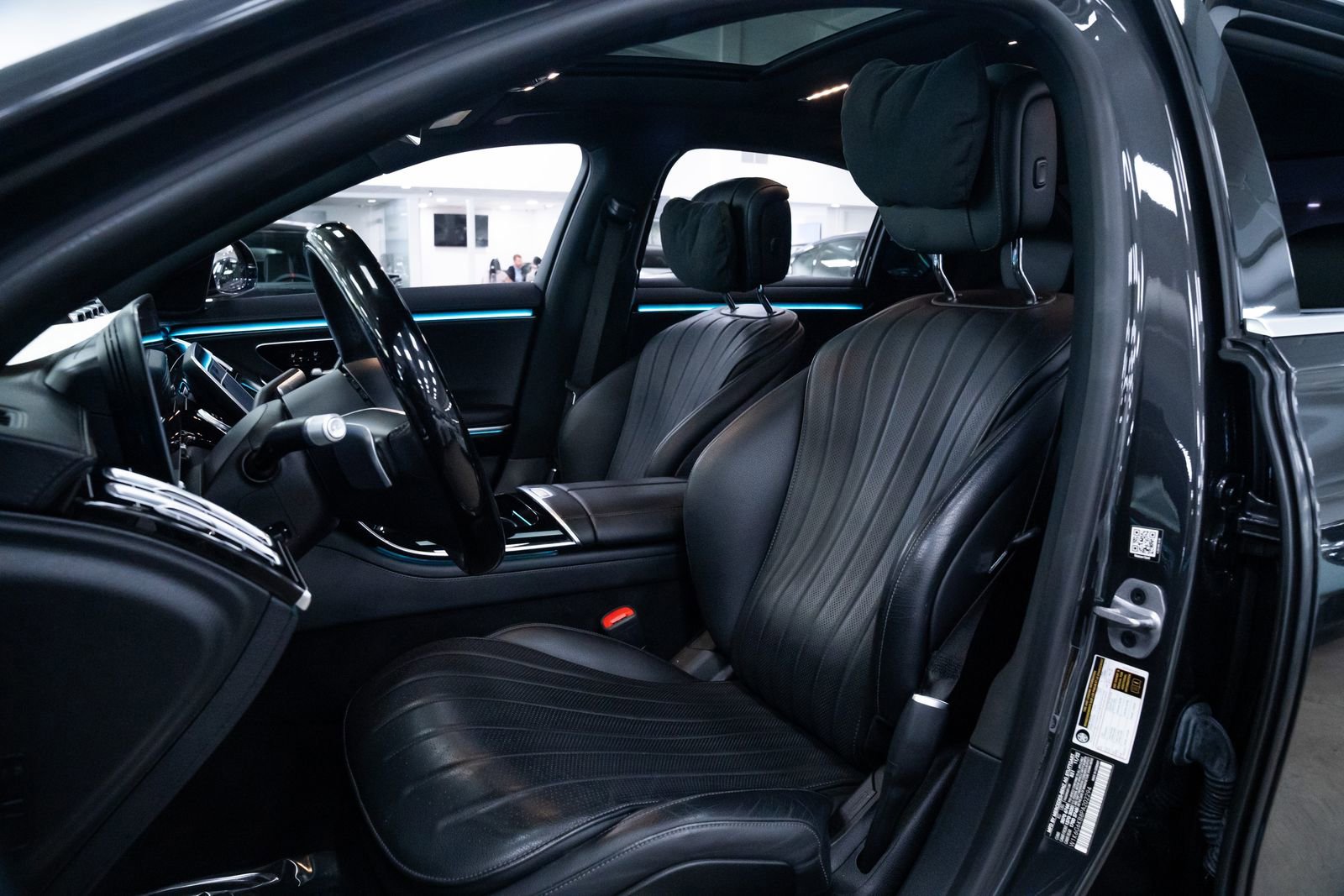 Used 2023 Mercedes-Benz S 580e 4MATIC Sedan w/ AMG Line image 19