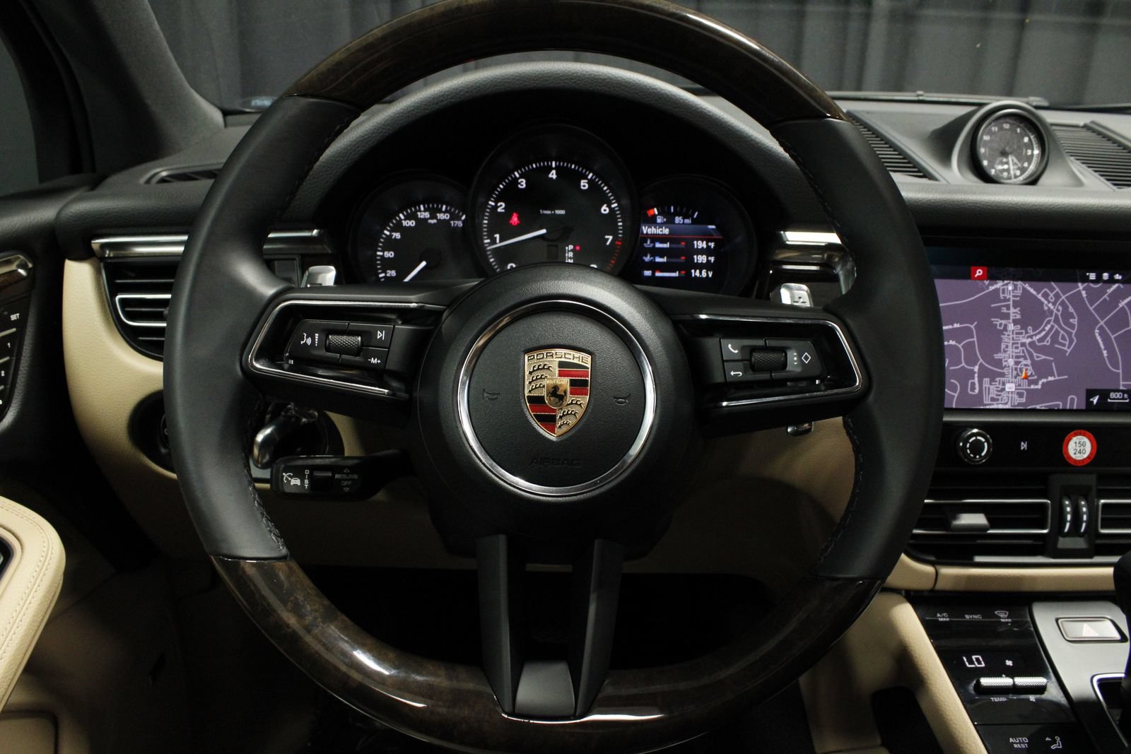 Certified 2026 Porsche Macan AWD/4WD image 22