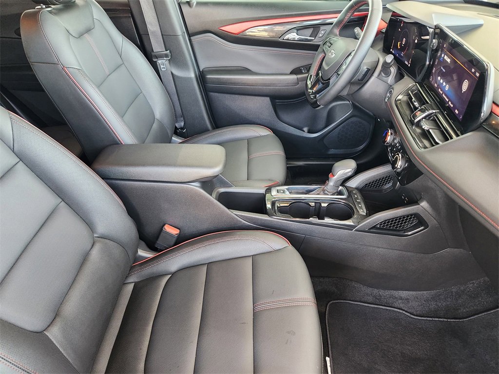 Certified 2025 Chevrolet TrailBlazer RS w/ Driver Confidence Package image 15