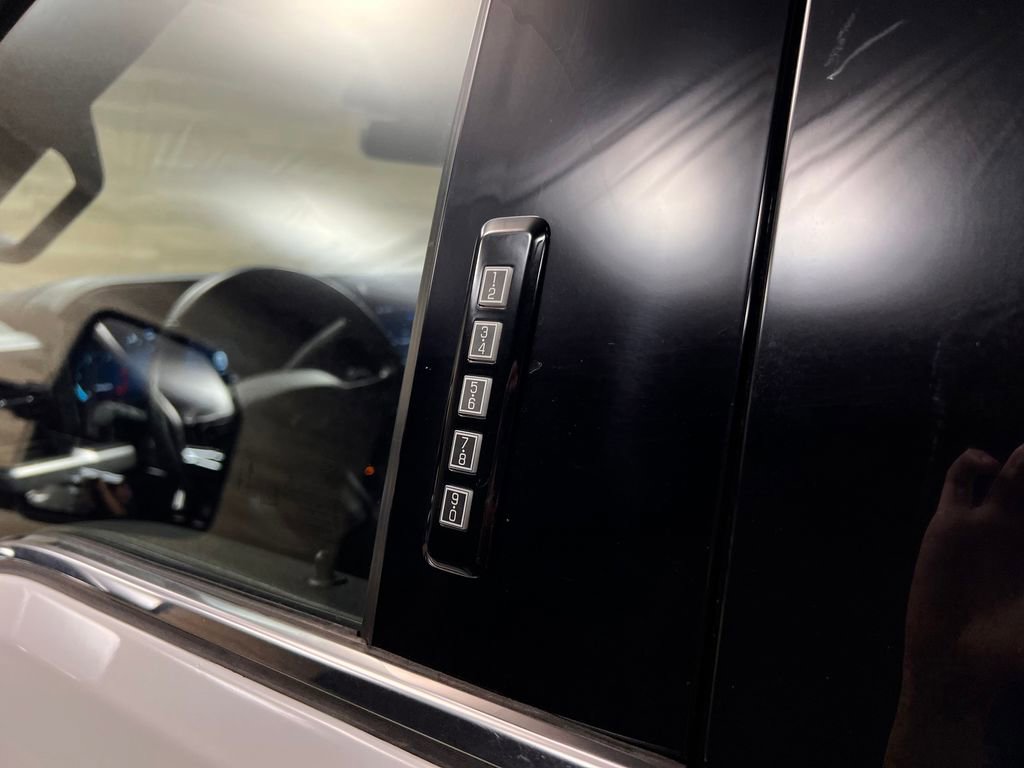 Used 2023 Ford F250 Platinum image 32