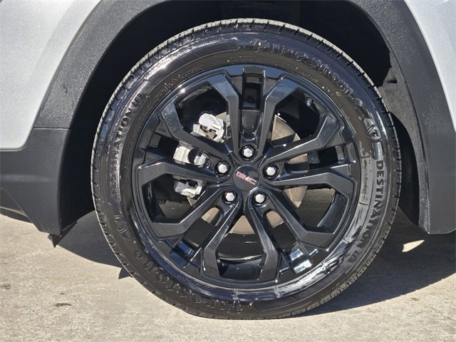 Used 2022 GMC Terrain SLE w/ Elevation Edition image 13