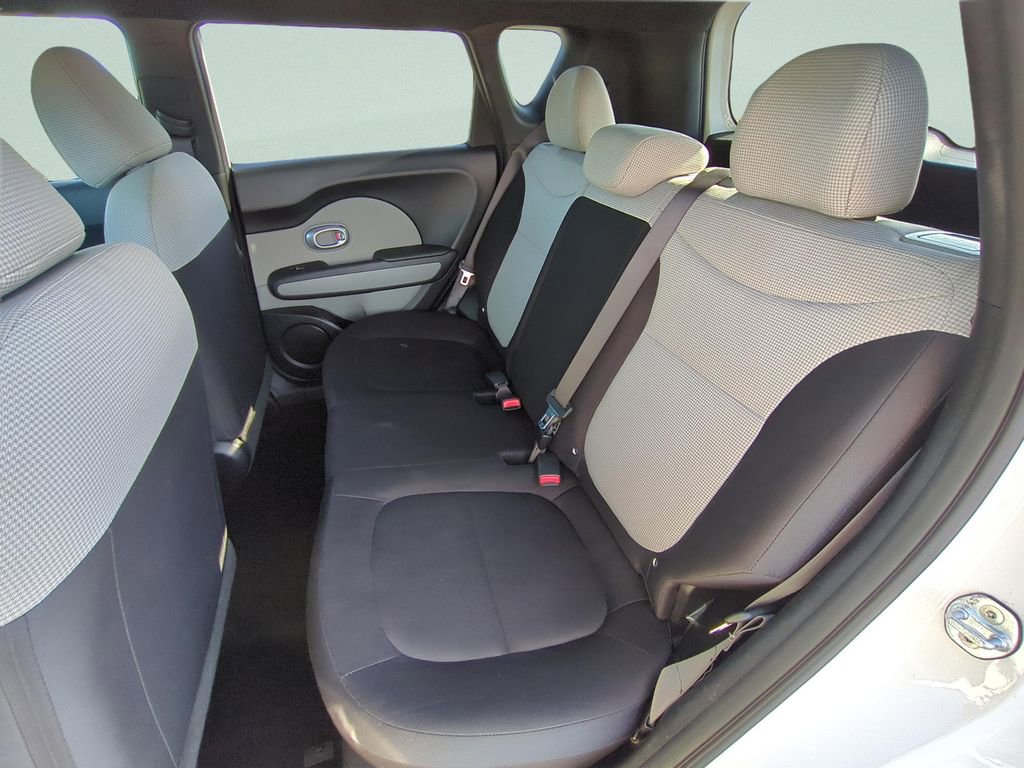 Used 2019 Kia Soul FWD image 17