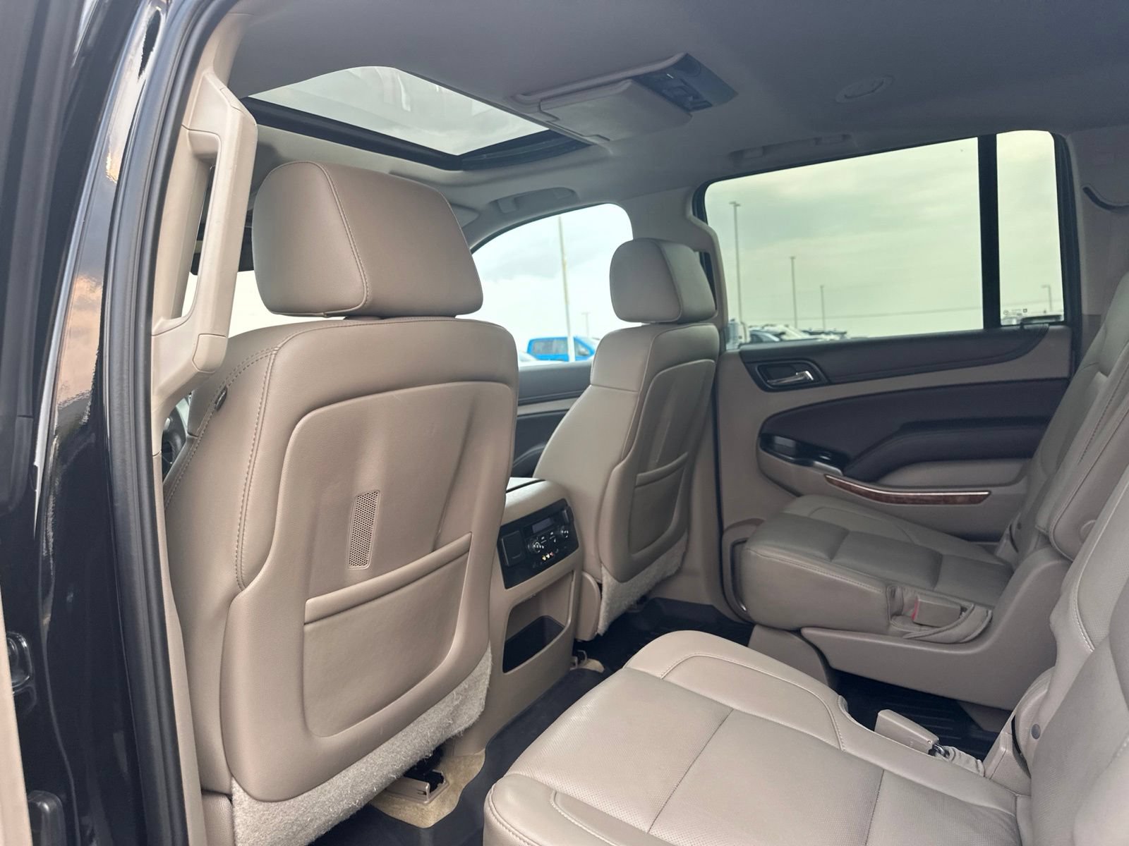 Used 2015 Chevrolet Suburban LTZ AWD/4WD image 22