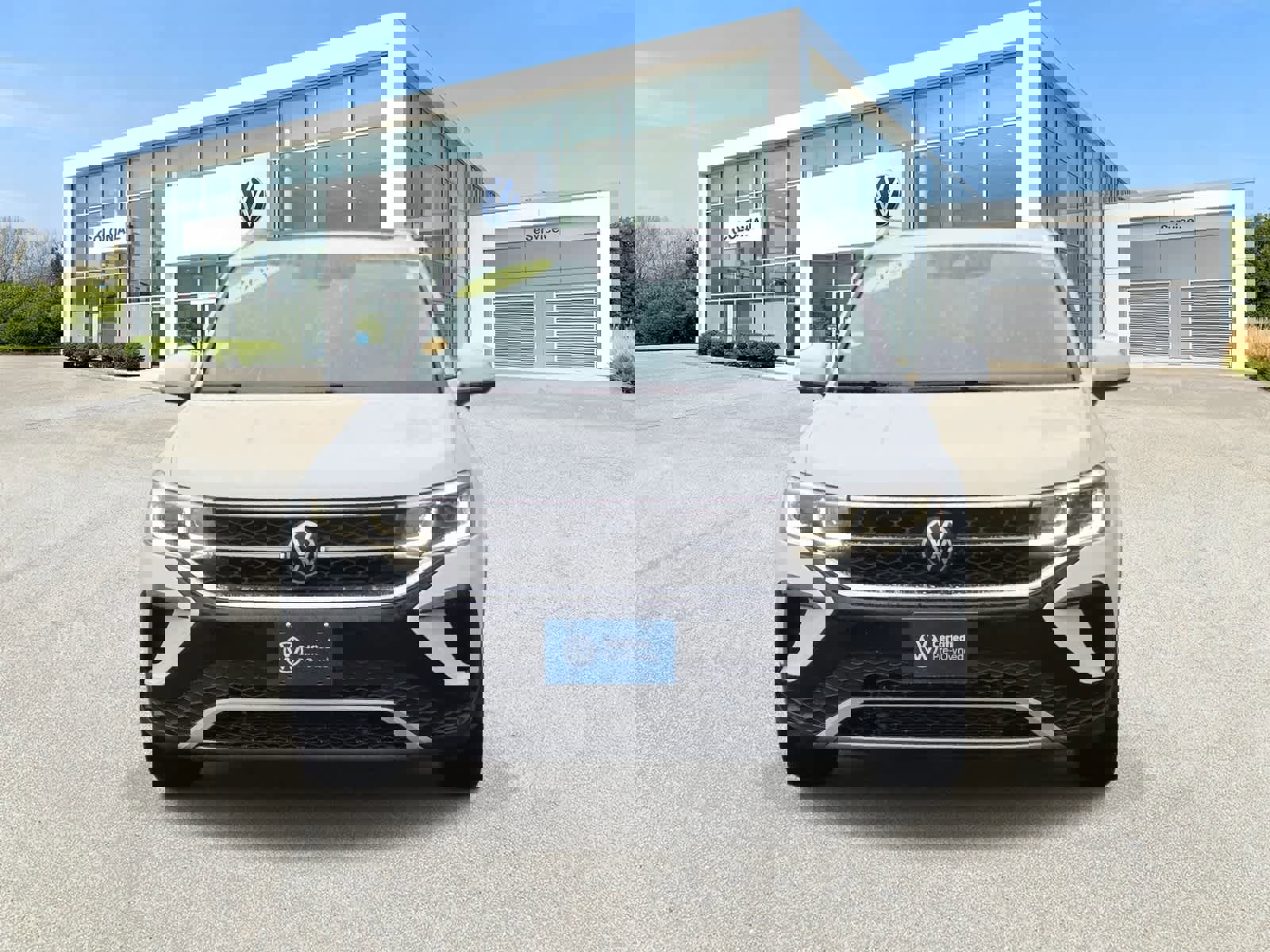 Certified 2023 Volkswagen Taos SEL image 4