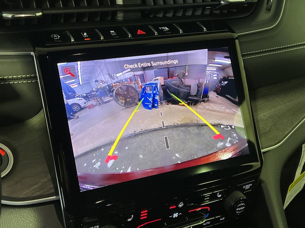 New 2025 Jeep Grand Cherokee Limited w/ Black Appearance Package image 24