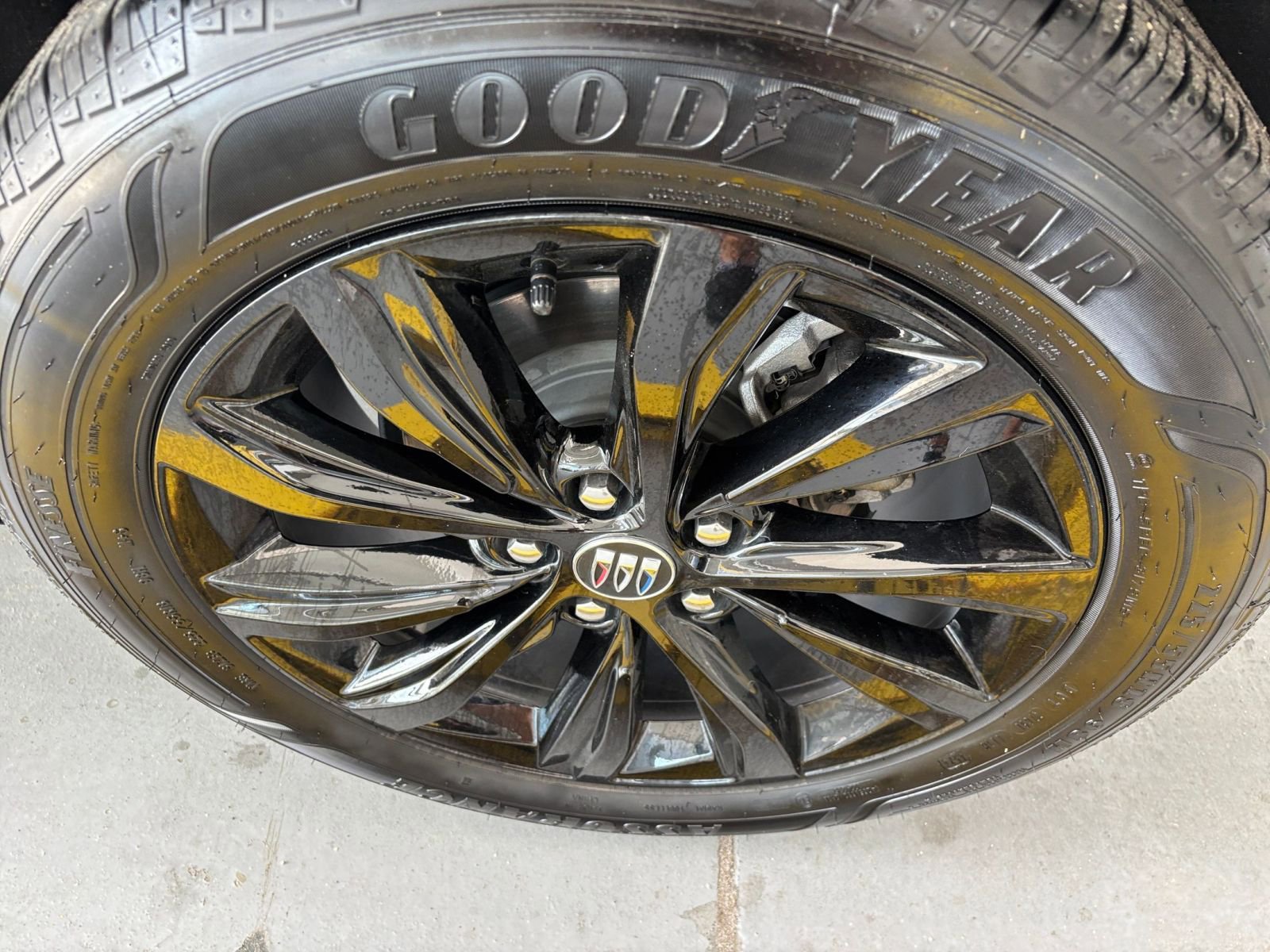 Used 2025 Buick Envista Sport Touring image 30