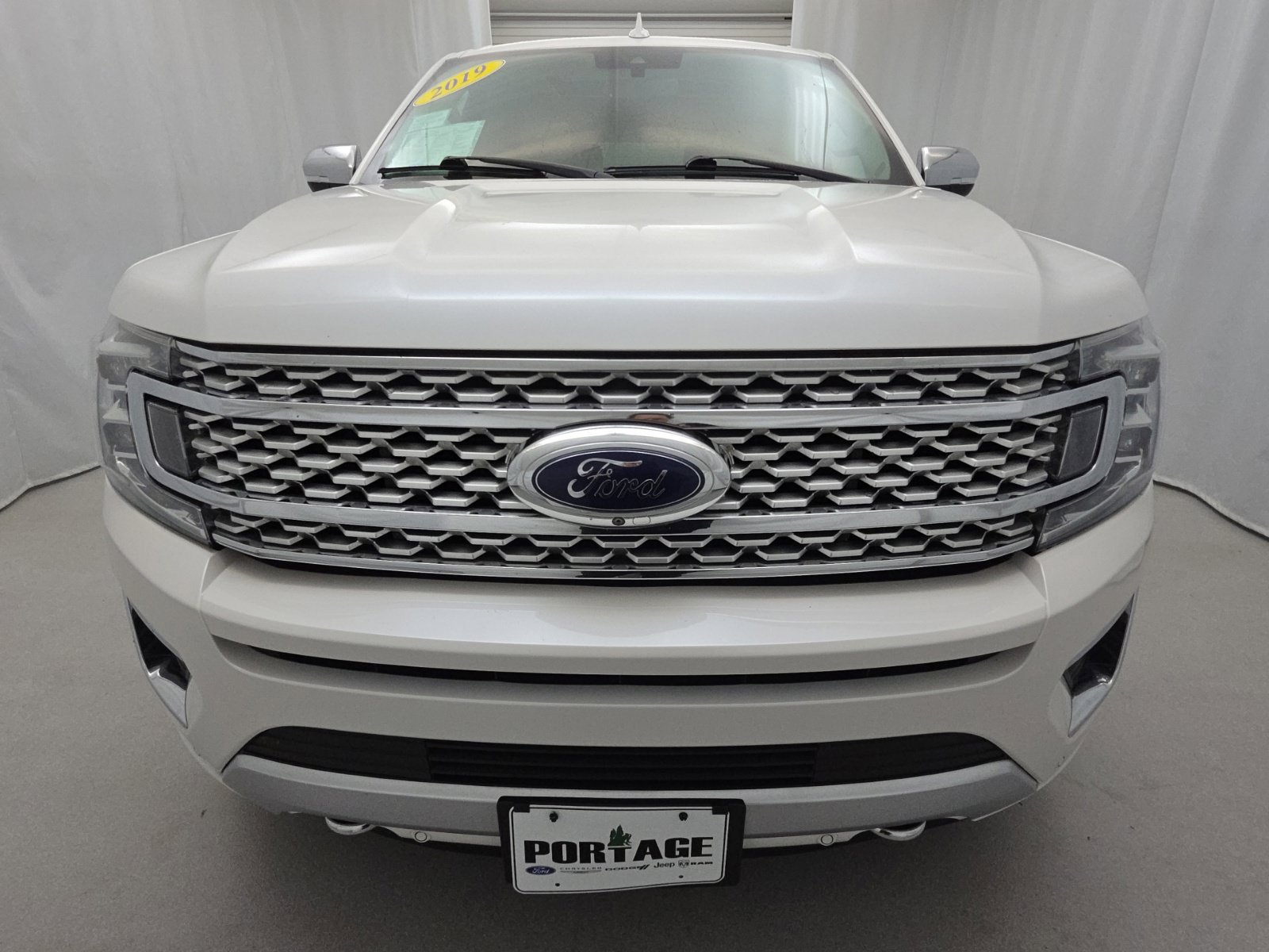 Used 2019 Ford Expedition Platinum AWD/4WD image 2