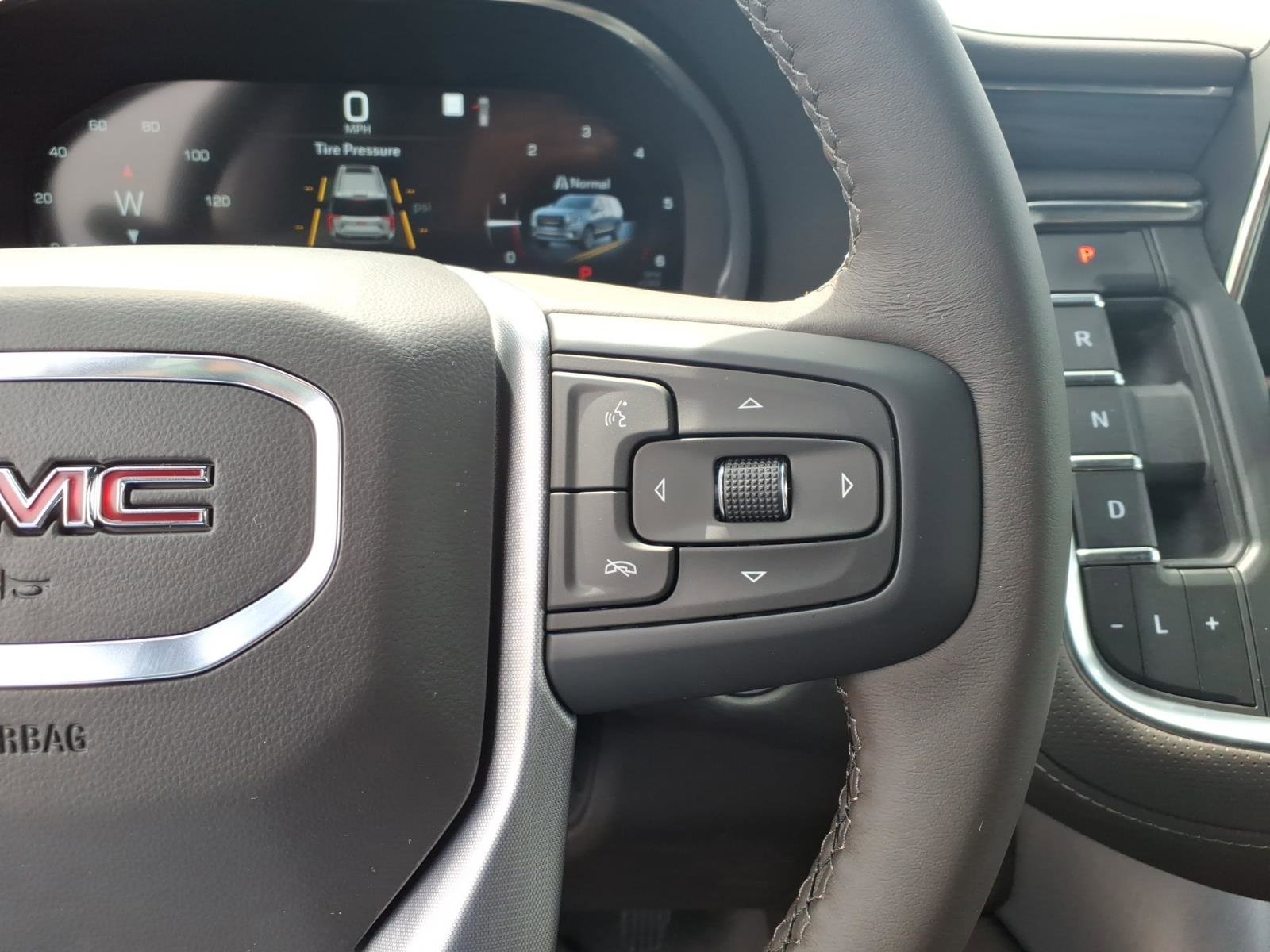 Used 2022 GMC Yukon SLT w/ SLT Premium Package image 12