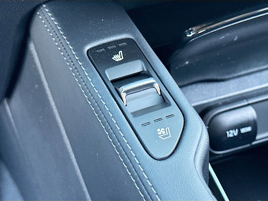 Used 2025 Kia Telluride EX w/ EX Captain's Chair Package image 21