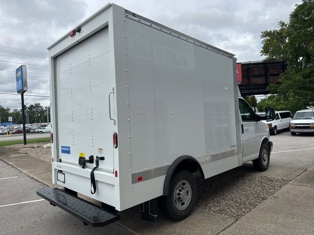 New 2025 Chevrolet Express 3500 RWD image 4