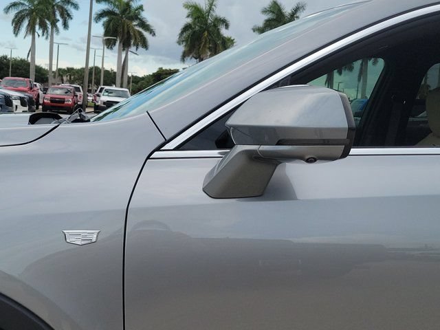 Used 2025 Cadillac XT4 Premium Luxury FWD image 5