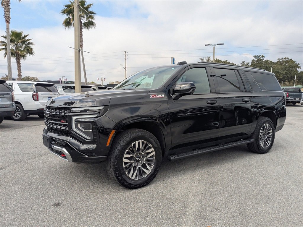 Used 2025 Chevrolet Suburban Z71 image 7