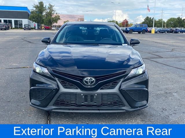 Used 2023 Toyota Camry SE FWD image 2