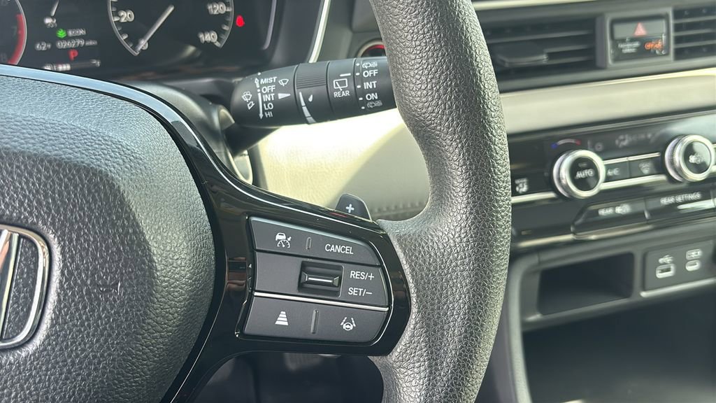 Used 2023 Honda Pilot LX image 18