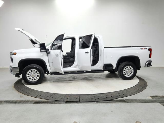 Used 2025 Chevrolet Silverado 2500 LTZ w/ LTZ Convenience Package image 12