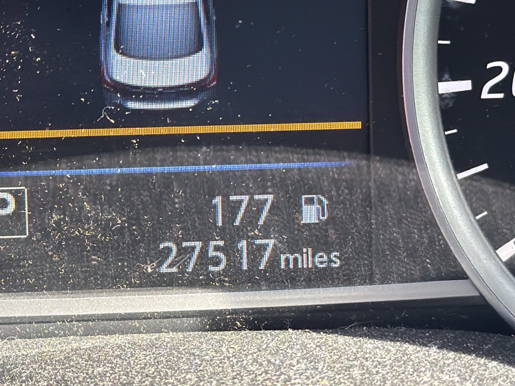 Used 2019 Nissan Sentra SR w/ Premium Package (SR) FWD image 4
