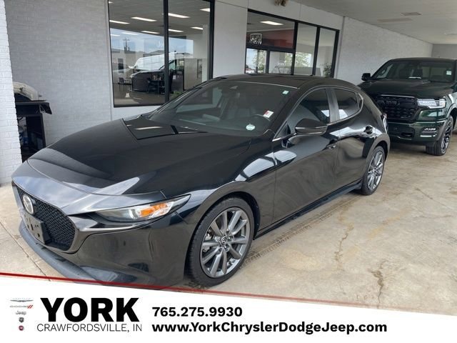 Used 2020 MAZDA MAZDA3 Hatchback w/ Preferred Package FWD image 1