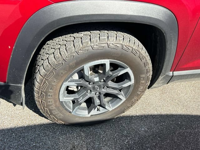 Certified 2025 Chevrolet Equinox ACTIV w/ Convenience Package III AWD/4WD image 12