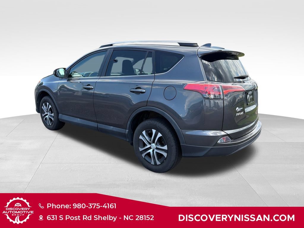 Used 2018 Toyota RAV4 LE FWD image 12