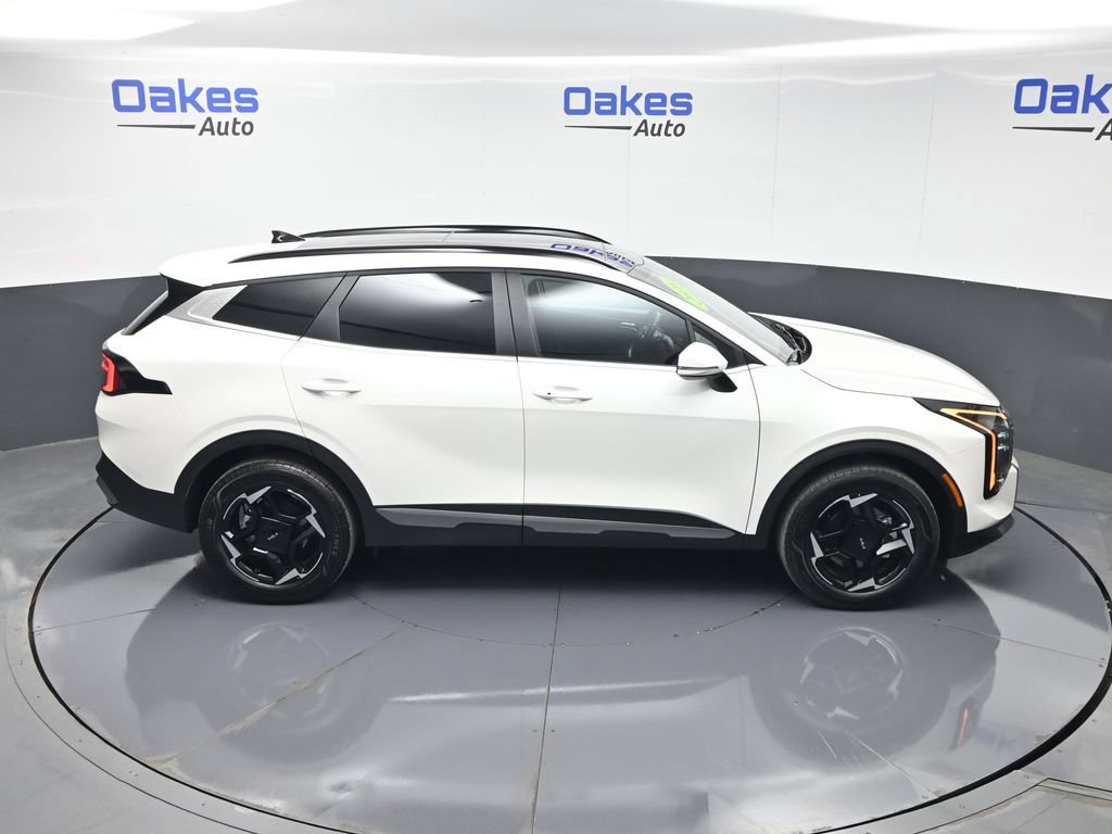 Certified 2026 Kia Sportage EX w/ EX Panoramic Sunroof Package AWD/4WD image 54
